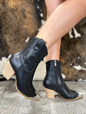 Dakota - Black Short Cowgirl Boots