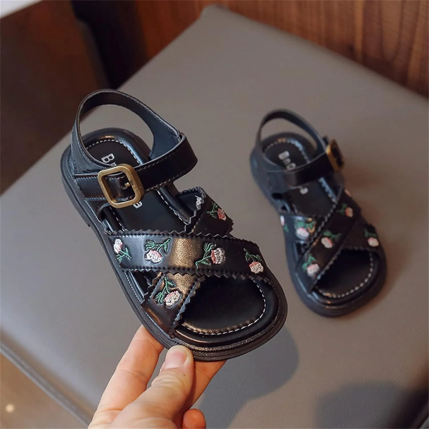 Girls Sandals Girls No Heels Shoes Embroidered Princess Dress Shoes Slip On Toddler Girl Closed Toe Sandals Size