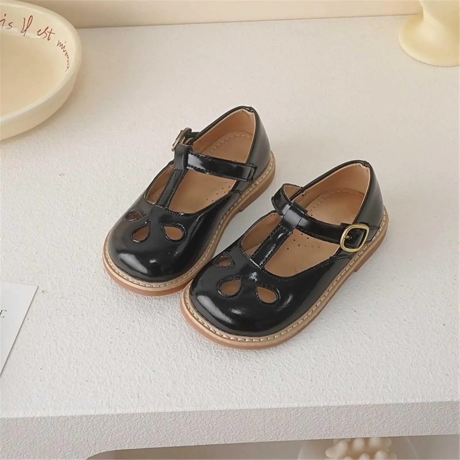 Girls Sandals Girls Small Leather Shoes Hollow Breathable Princess Shoes Dress Shoes Little Child House Slippers