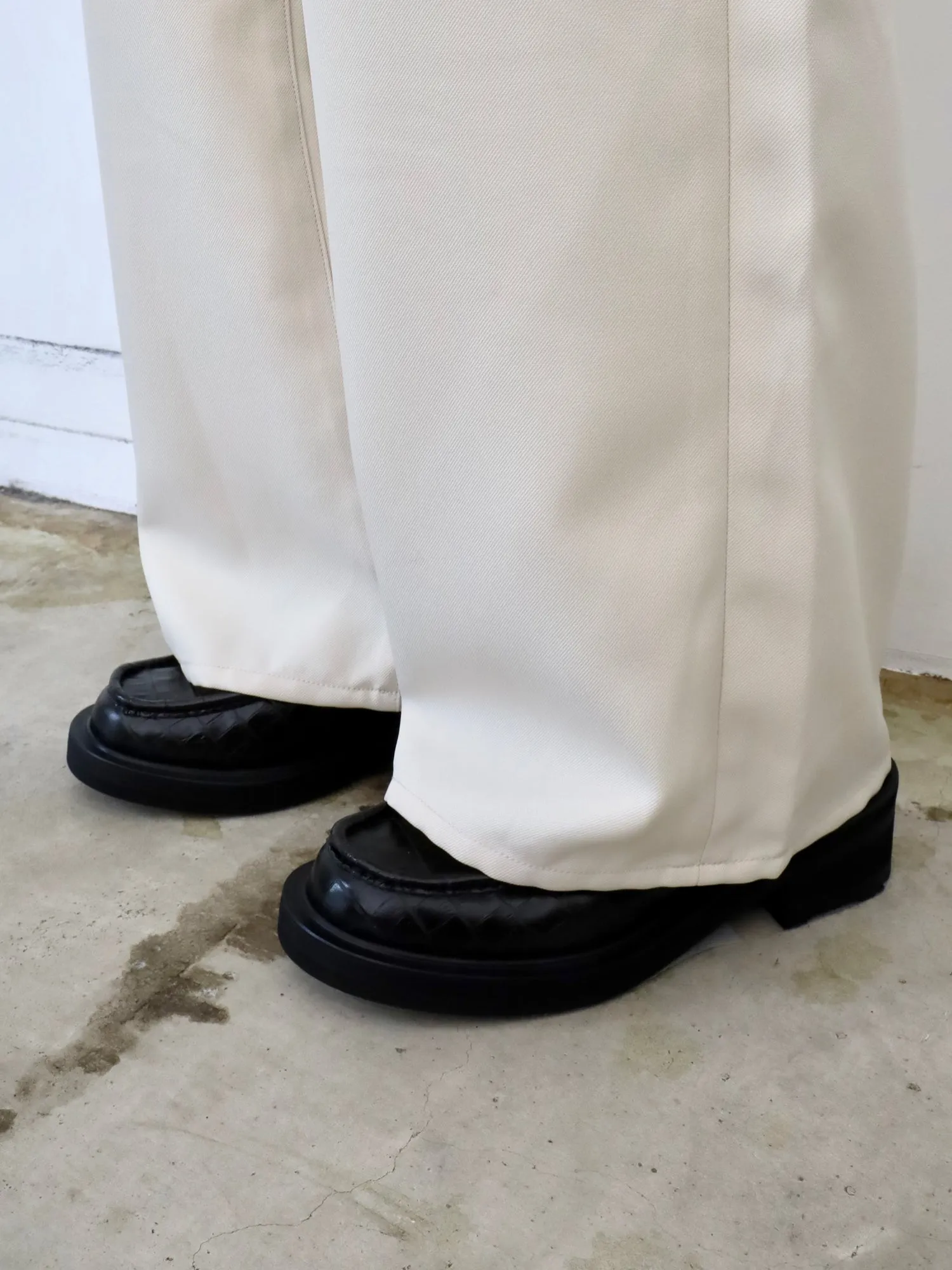 LEATHER LOAFERS
