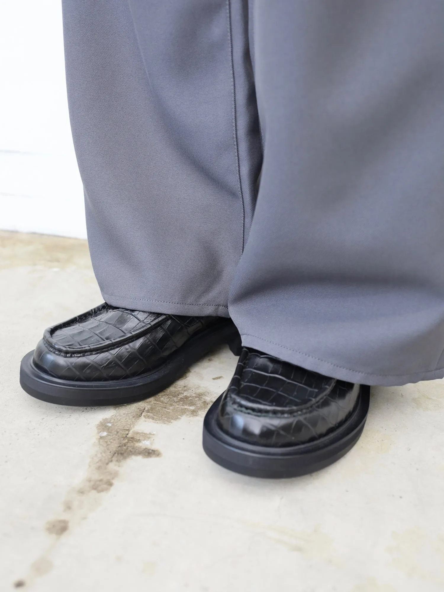 LEATHER LOAFERS