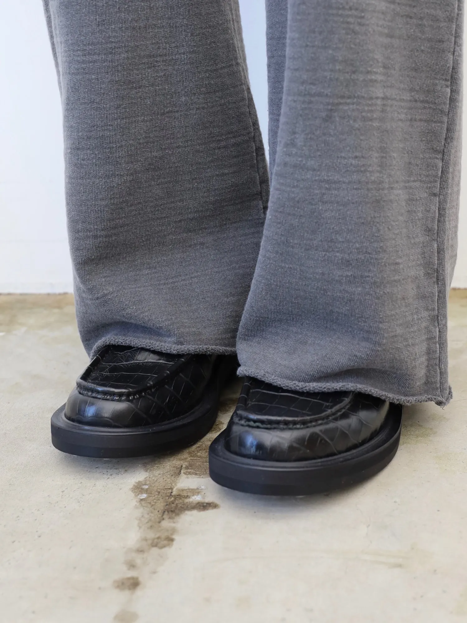 LEATHER LOAFERS