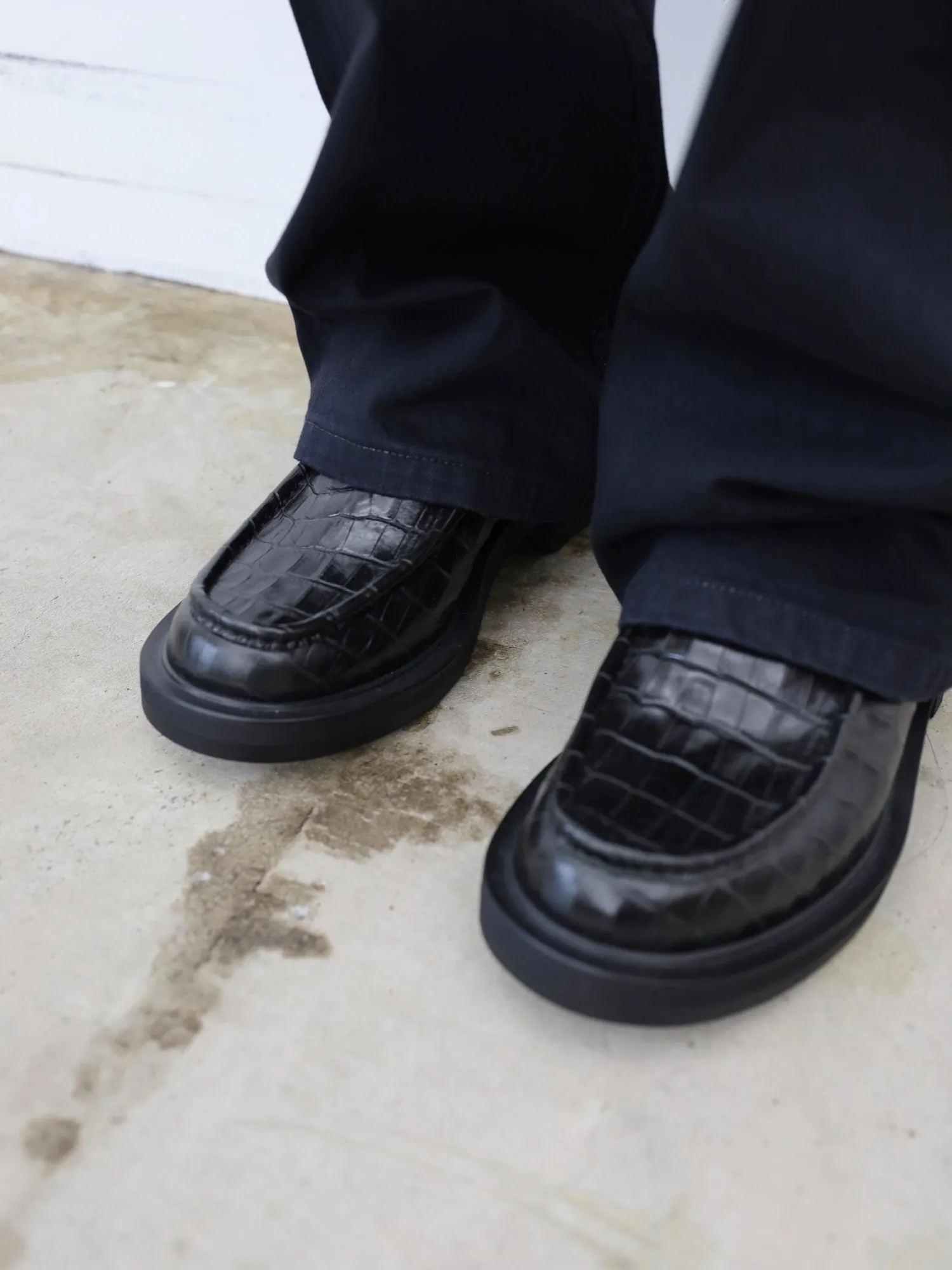 LEATHER LOAFERS