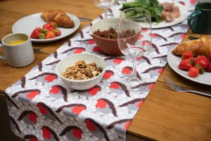 ROBIN REDBREAST TABLE RUNNER