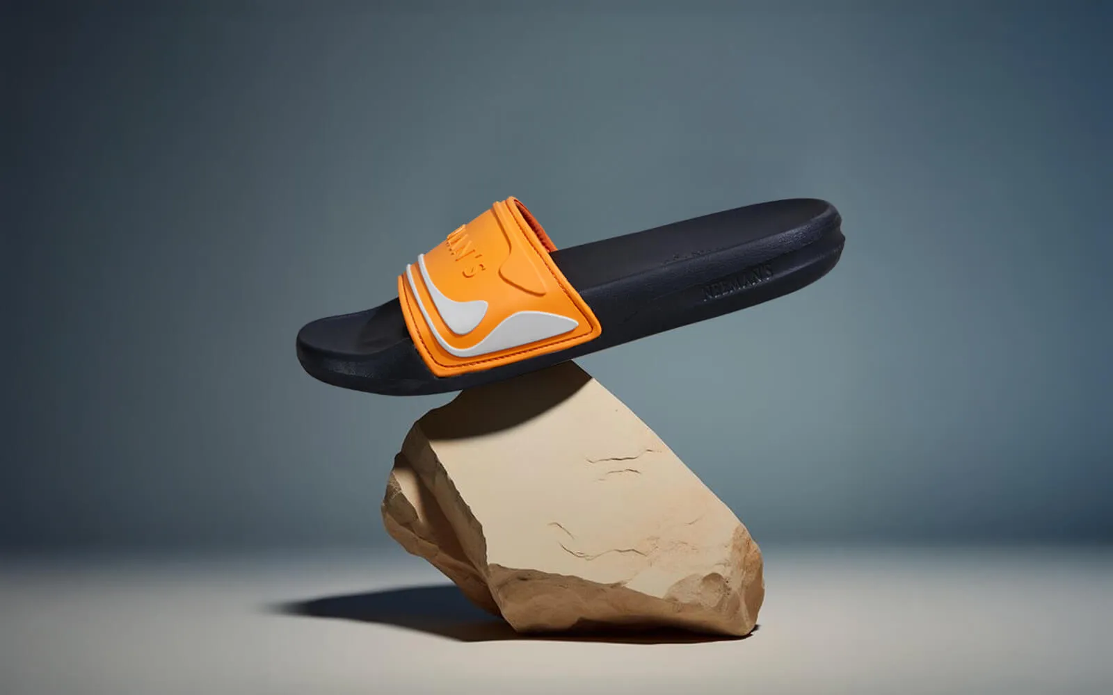 Travel Slides : Black-Orange