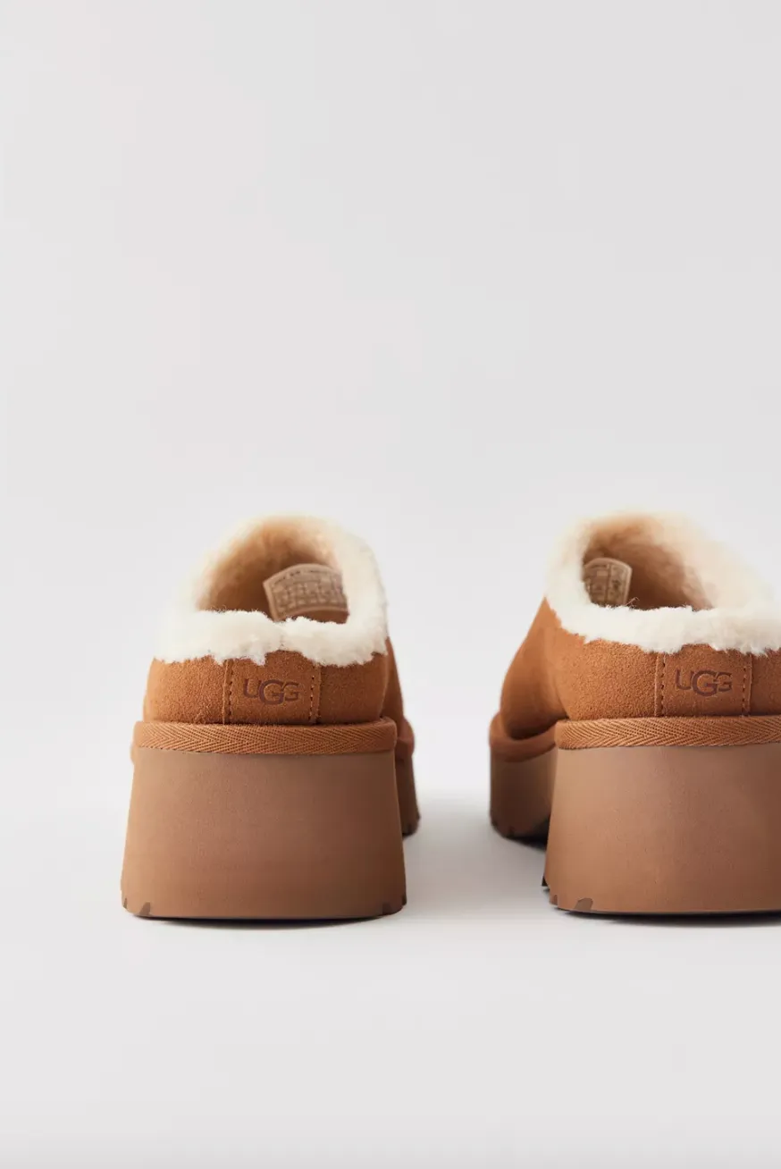 UGG New Heights Cozy Clog